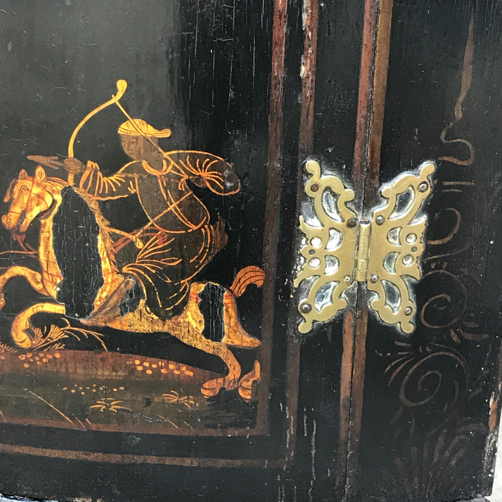 Early 18th Century Chinoiserie Corner Cupboard - Decoration & Hinge Detail -7